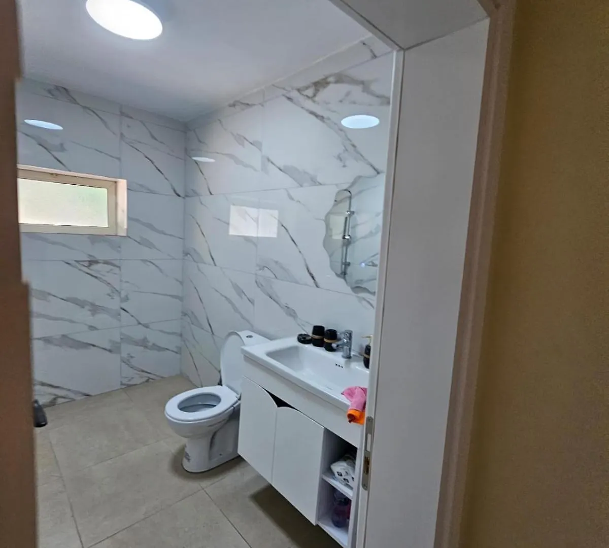 Lemon House Vandrehjem Tirana Albanien