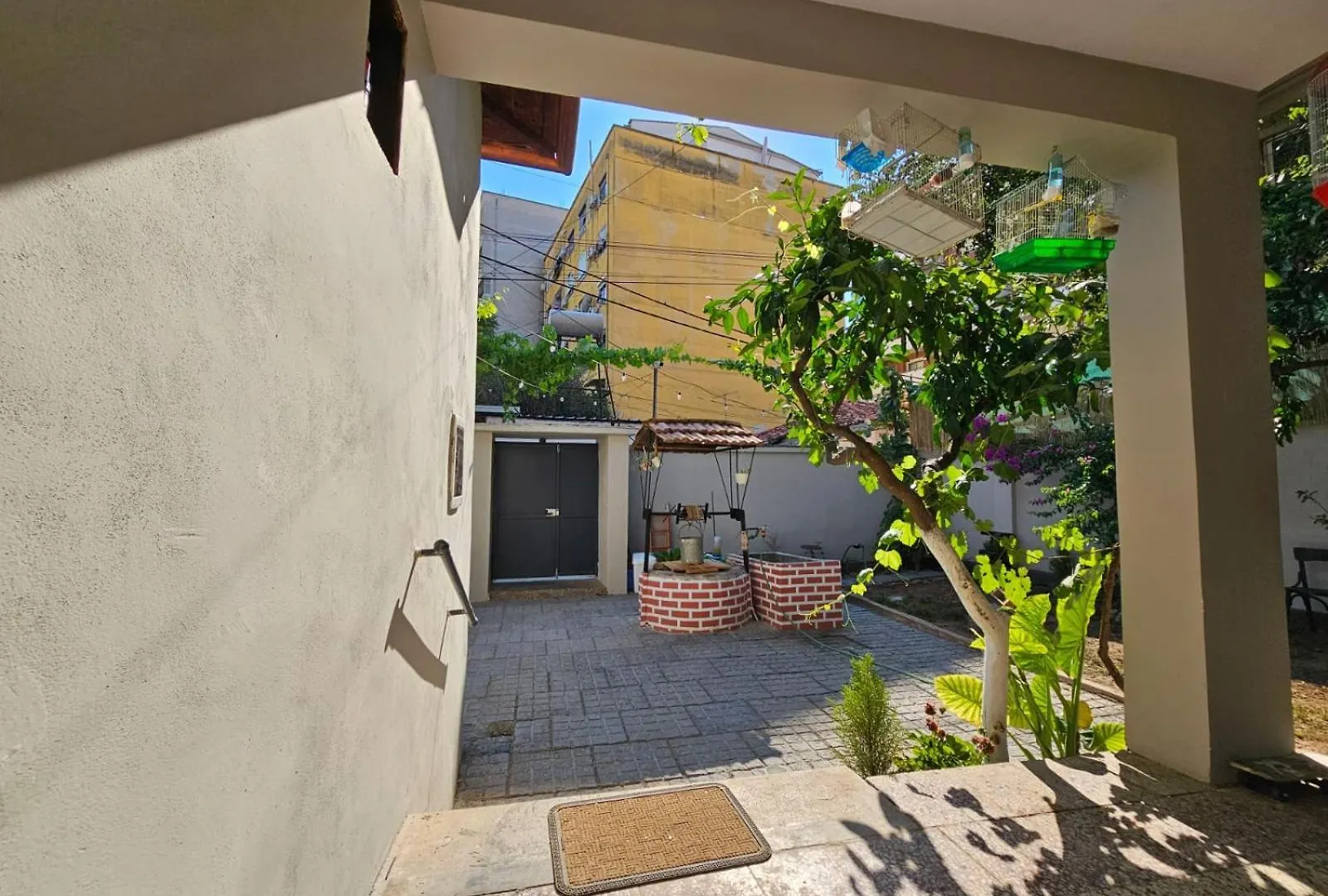 Lemon House Vandrehjem Tirana Albanien